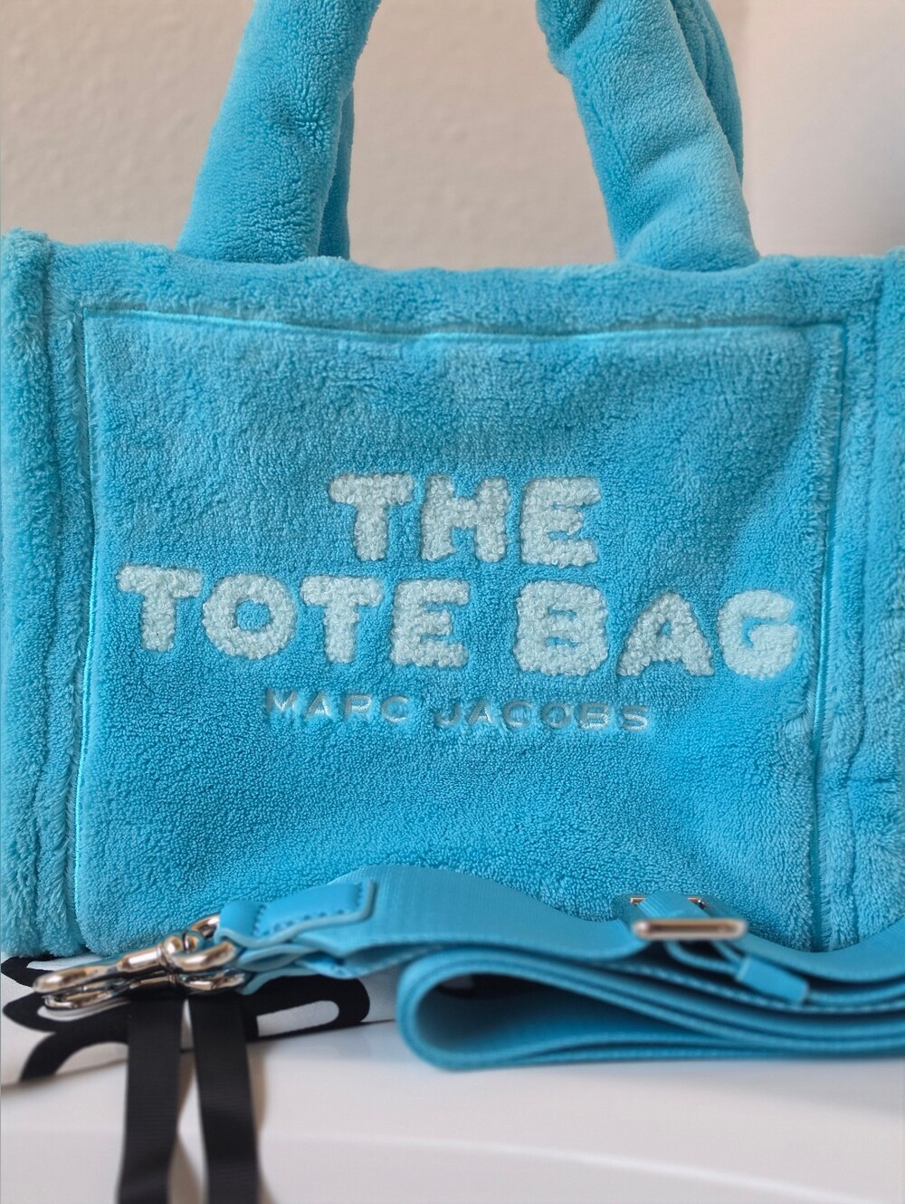 Marc Jacobs Pool Terry Tote - Picture 4 of 16